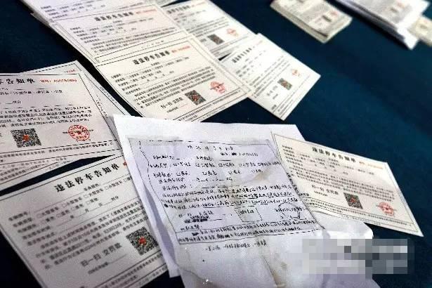 pos机怎么供纸（POS机纸张更换步骤）